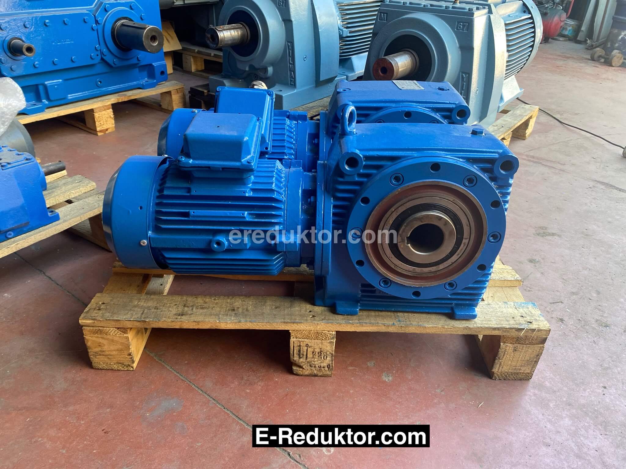 ikinci el 4 hp redüktörlü motor